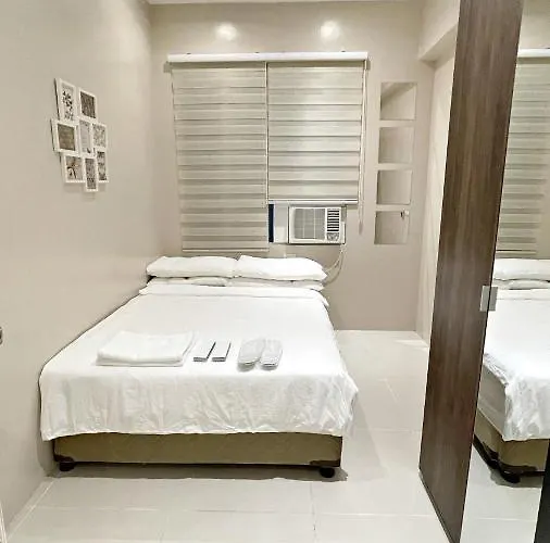 Along Tomas Morato W/ Wifi Smarttv & Karaoke Apartment Manila