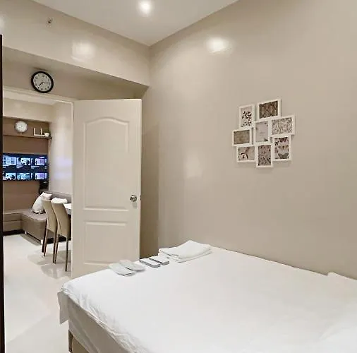 Along Tomas Morato W/ Wifi Smarttv & Karaoke Apartment Manila