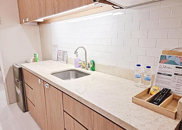 Along Tomas Morato W/ Wifi Smarttv & Karaoke Apartment Manila