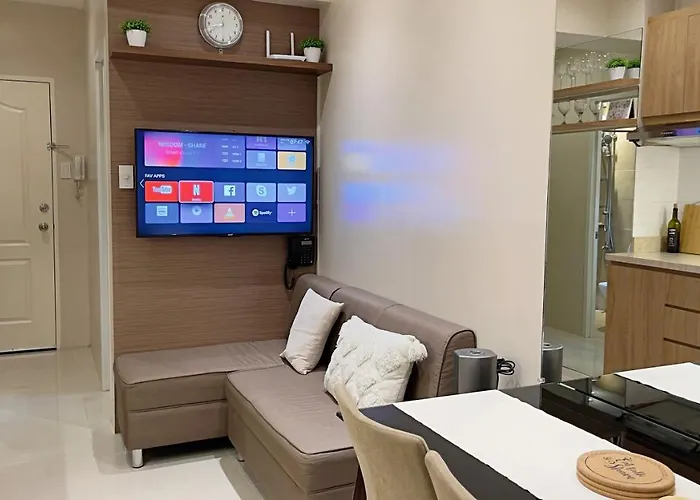 Apartment Along Tomas Morato W/ Wifi Smarttv & Karaoke Manila