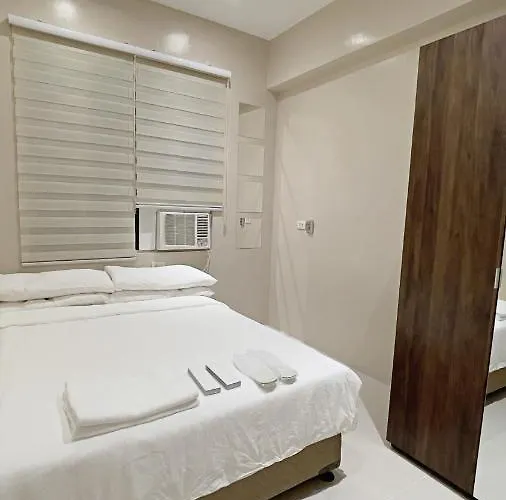 Along Tomas Morato W/ Wifi Smarttv & Karaoke * Manila