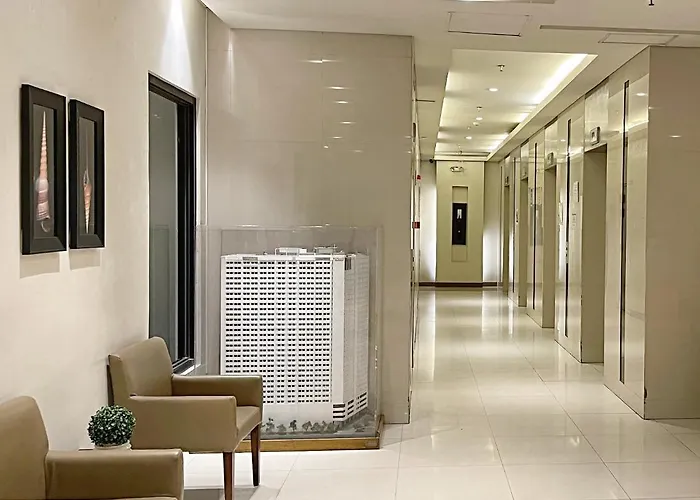 Along Tomas Morato W/ Wifi Smarttv & Karaoke Apartment *