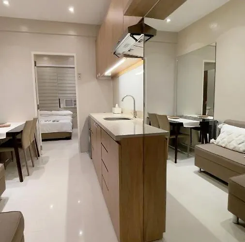 Apartment Along Tomas Morato W/ Wifi Smarttv & Karaoke *