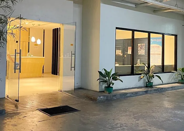 Along Tomas Morato W/ Wifi Smarttv & Karaoke Apartment Manila