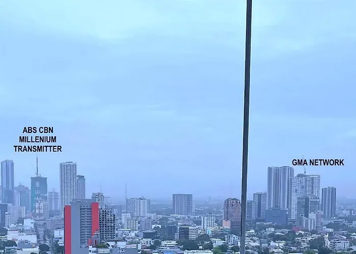 Along Tomas Morato W/ Wifi Smarttv & Karaoke Apartment Manila